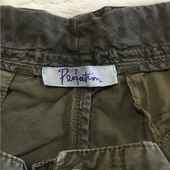 Perfection green cargo shorts size 52 / US36-38 - Picture 9 of 9